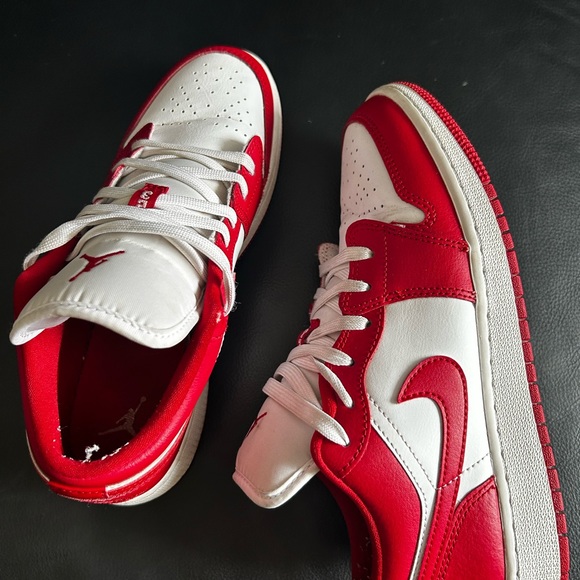 Air Jordan 1 Low (GS) Gym Red - size 7y - Picture 5 of 16